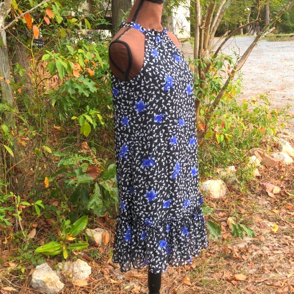 BCBGeneration Black/White/Lavender 'Fallen Petals' Relaxed Halter Neck Tie Dress - Picture 3 of 16